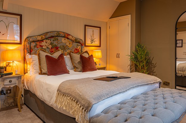the northey arms bedroom