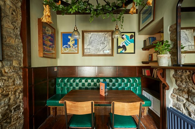 Pig & Fiddle fixed seating