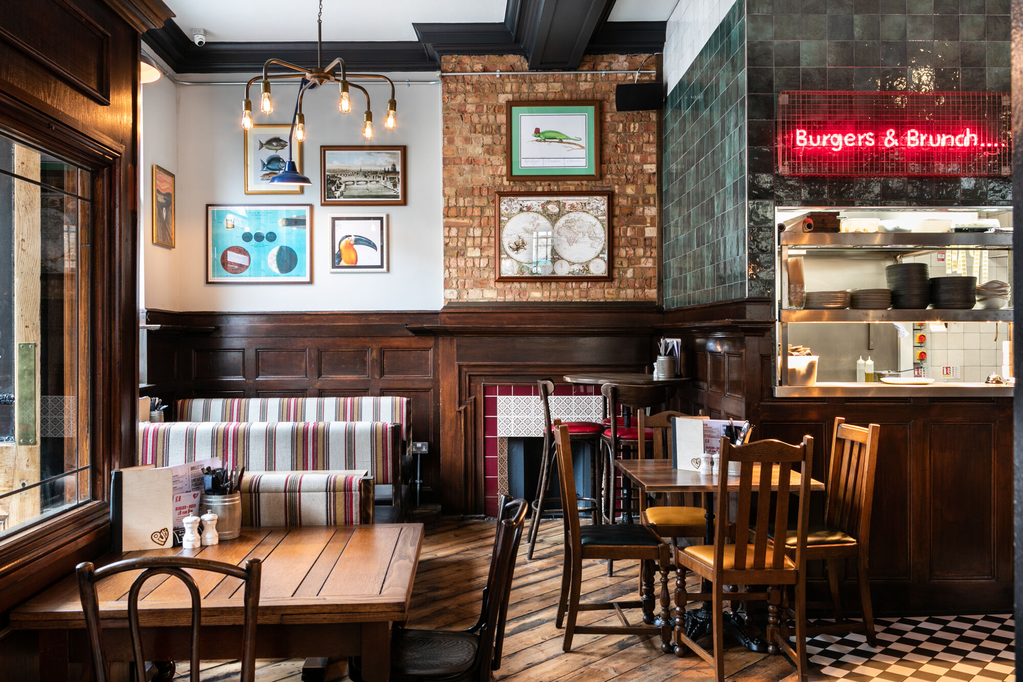 Rose & Crown interior