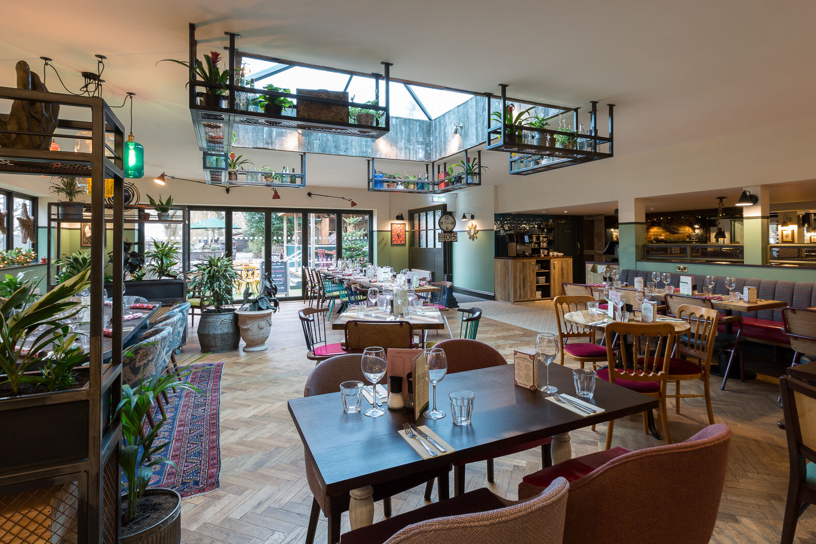 Crown & Cushion interior