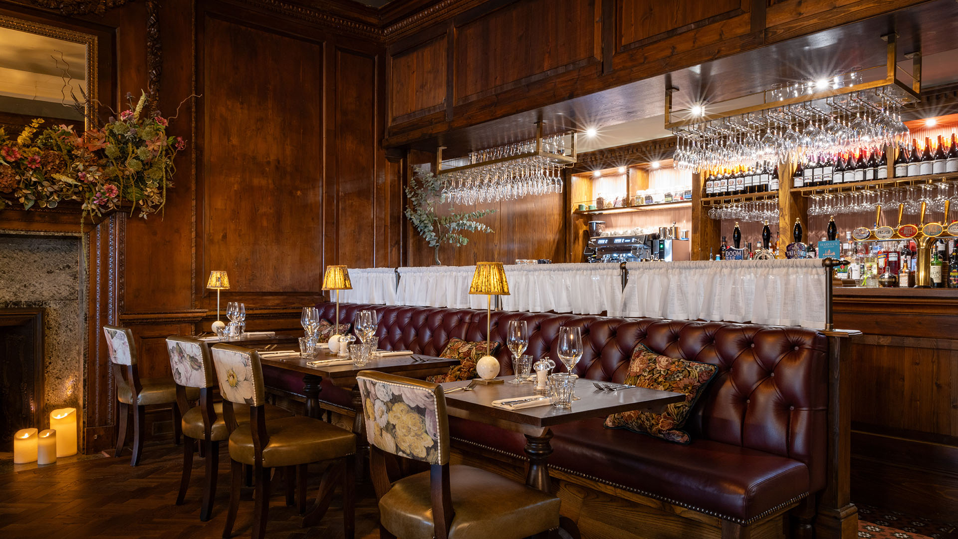 The White Hart Lewes bar image