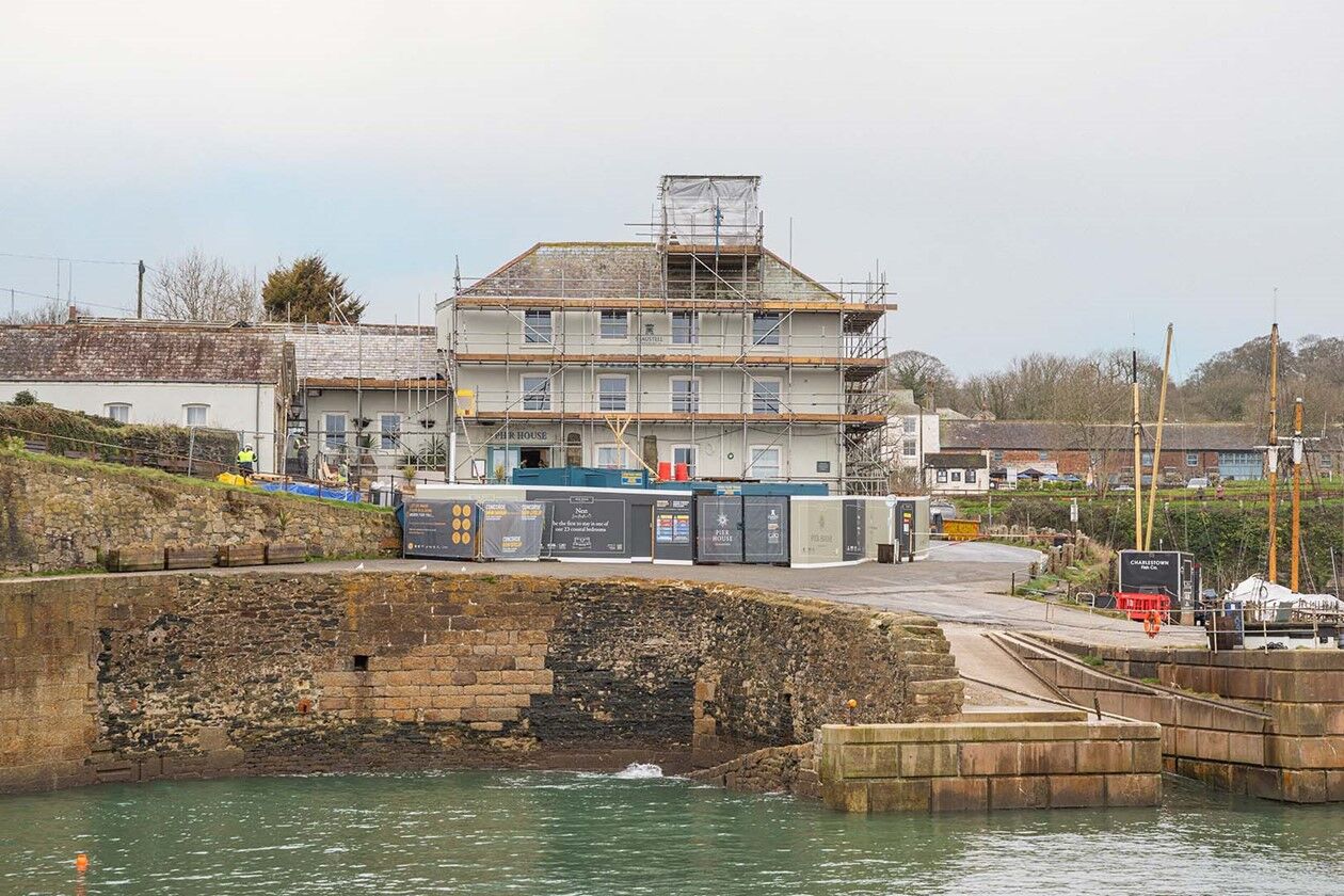 Pier House Charlestown before and after sliding images