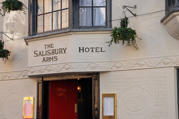 Salisbury arms exterior signage