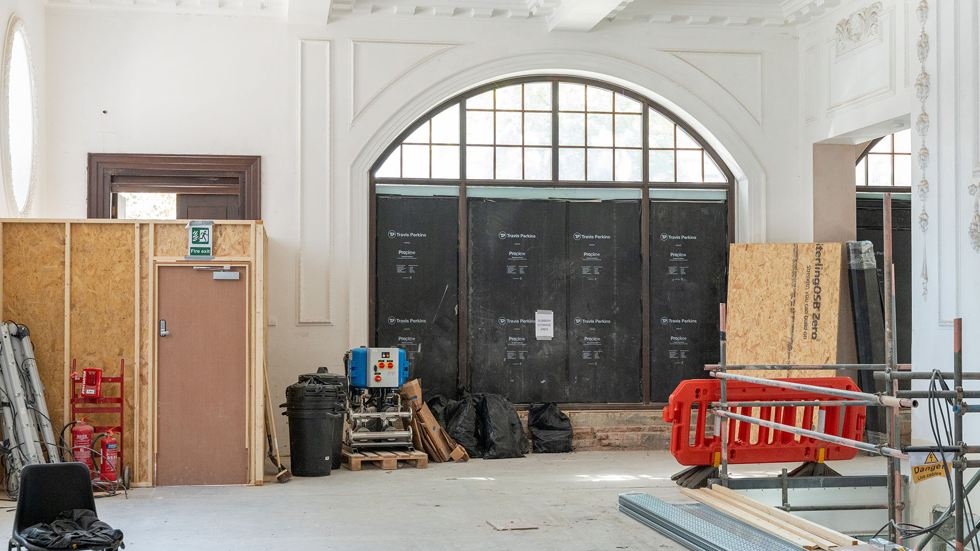 The Trafalgar Three Cheers Chelsea before and after