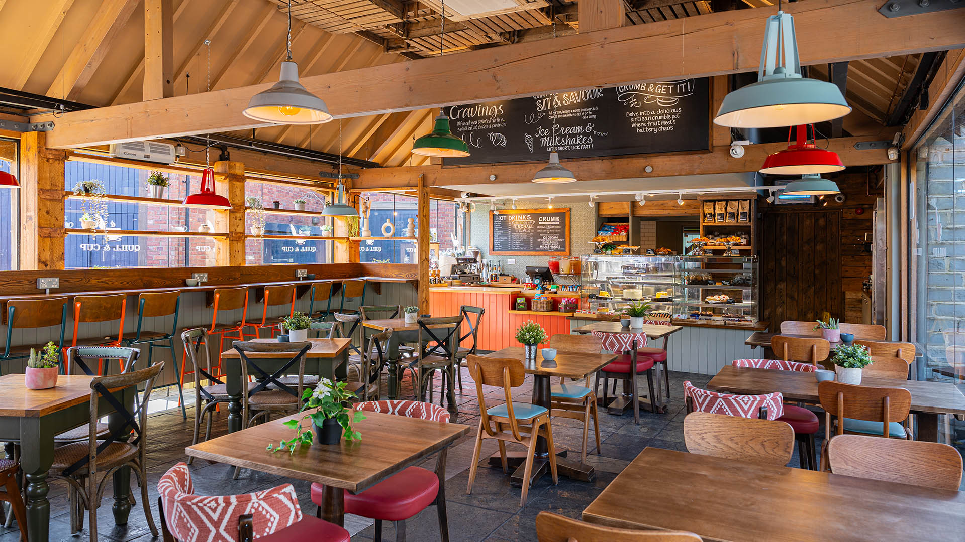 Cox's Yard Stratford Upon Avon cafe area