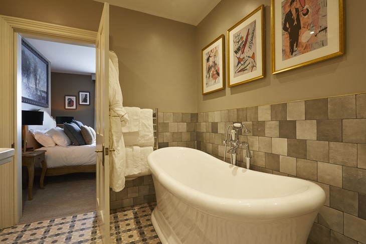 Broad Street Townhouse bathroom