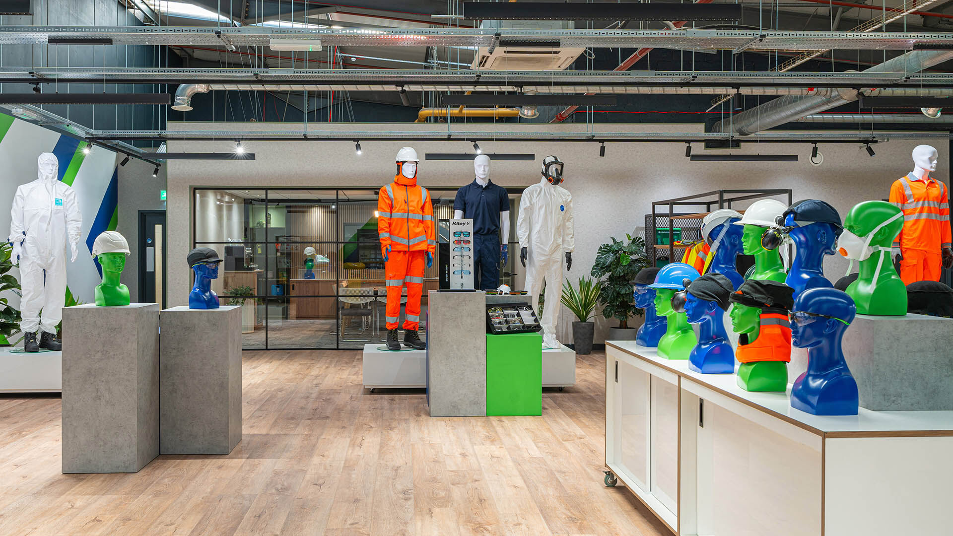 before and after of meeting room at lyreco